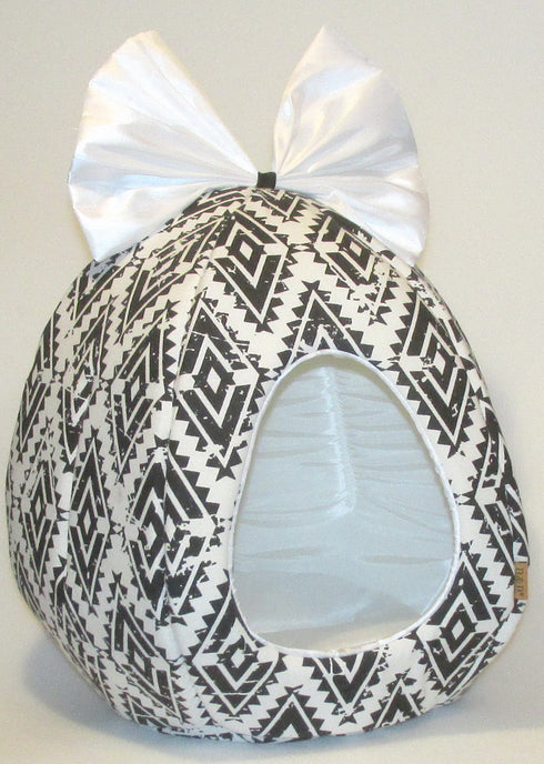 Culcus pentru Caini si Pisici Mediu cu Funda 26x39 cm